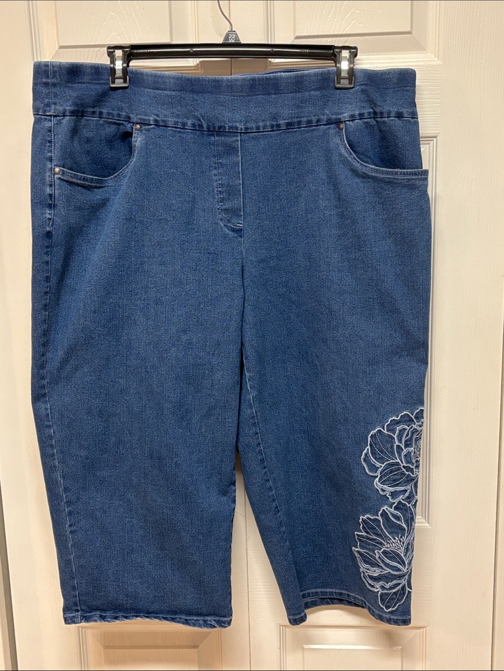 Woman Within Blue Denim Ankle Crop Jeans with White Floral Embroidery 22W